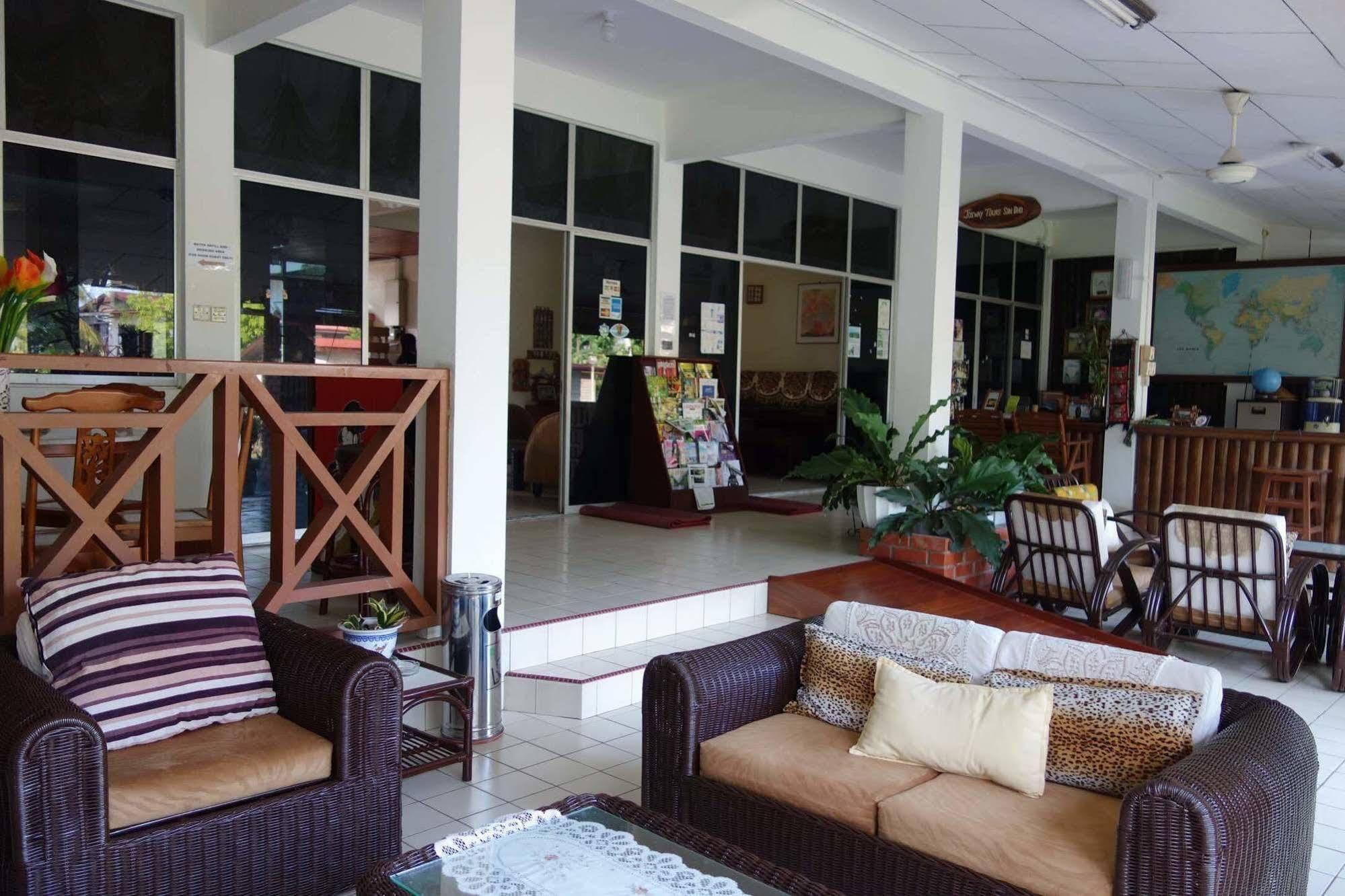 Seaside Travellers Inn Кинарут Экстерьер фото