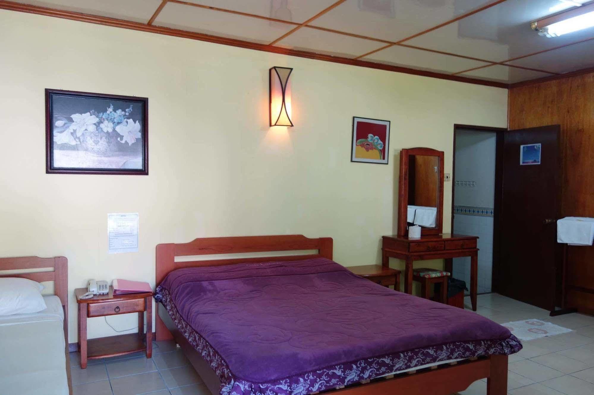 Seaside Travellers Inn Кинарут Экстерьер фото